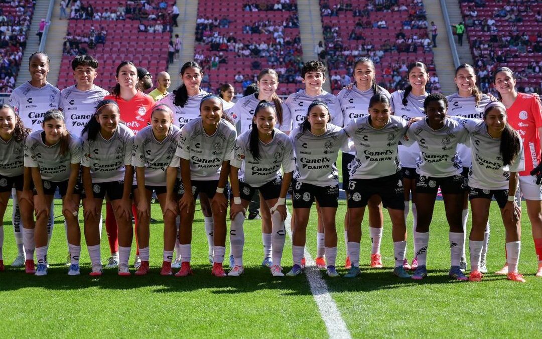 San Luis Femenil Inaugura la Liga MX Femenil con Uniforme Genérico