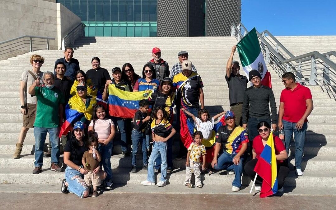 Celebración en Torreón: Venezolanos conmemoran la captura de Nicolás Maduro en la Plaza Mayor