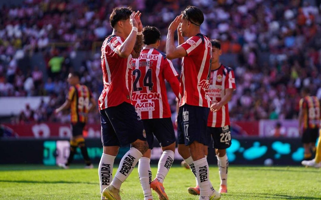 Chivas Culminan Pretemporada con Impactante Victoria sobre Leones Negros en la Copa Pacífica