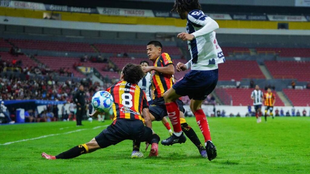 Carlos Fierro se pierde el Clausura 2026 por una grave ruptura de ligamentos