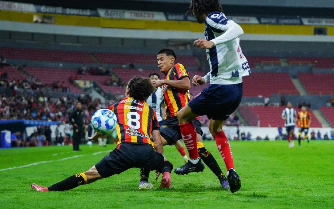 Carlos Fierro se pierde el Clausura 2026 por una grave ruptura de ligamentos