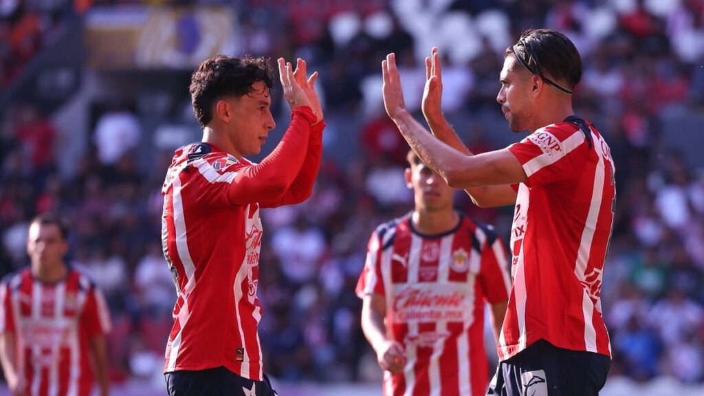 Chivas Brilla en la Copa Pacífica: Consigue Medalla de Bronce Tras una Exitosa Pretemporada