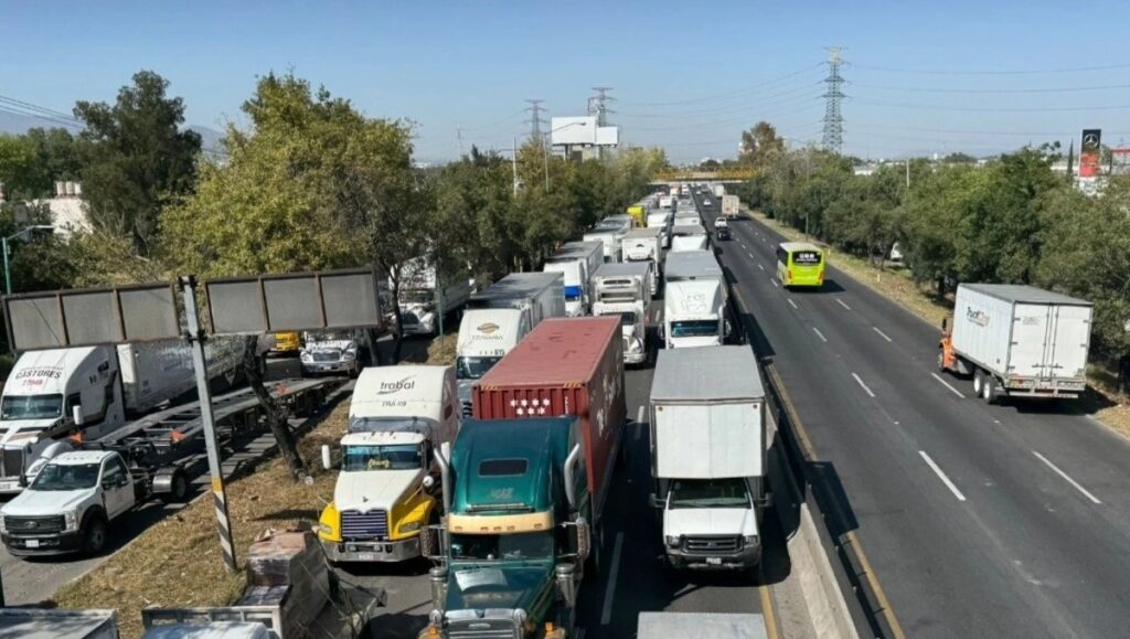 Autopista México-Querétaro: Reporte en Vivo de Choques y Cierres de Tráfico