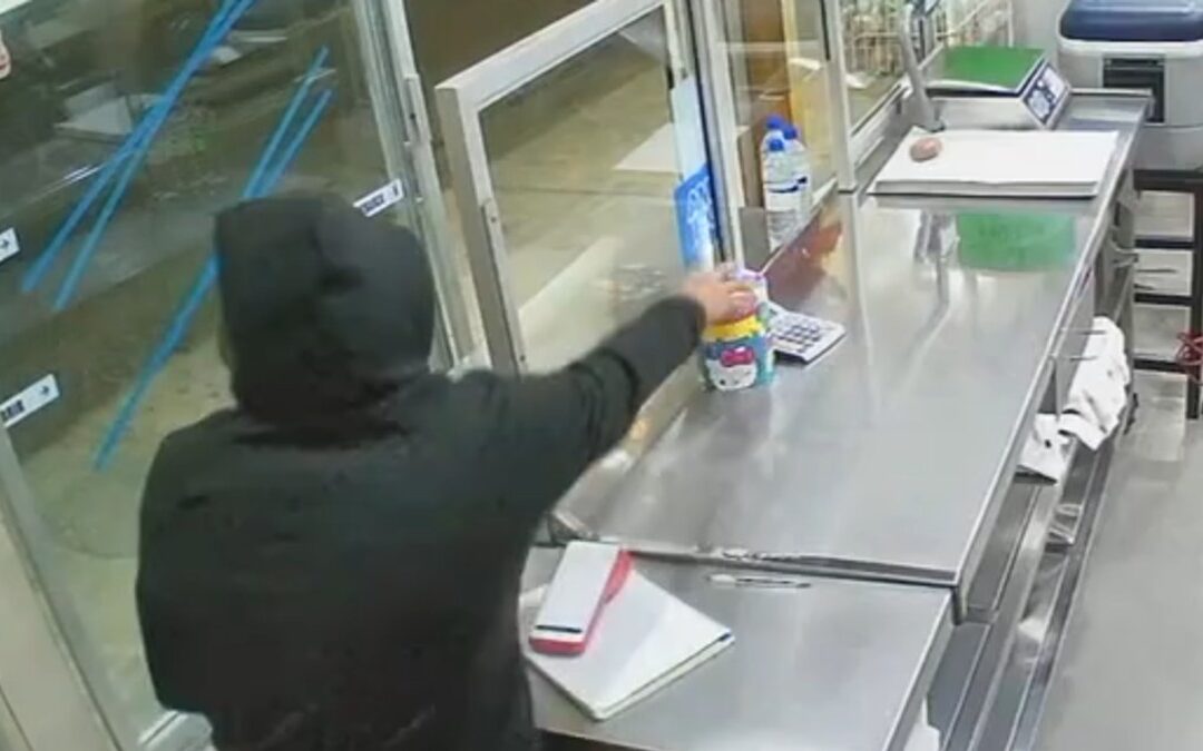 Hombre Asalta Tortillería en Monterrey y Se Lleva el Bote de Propinas | VIDEO Impactante