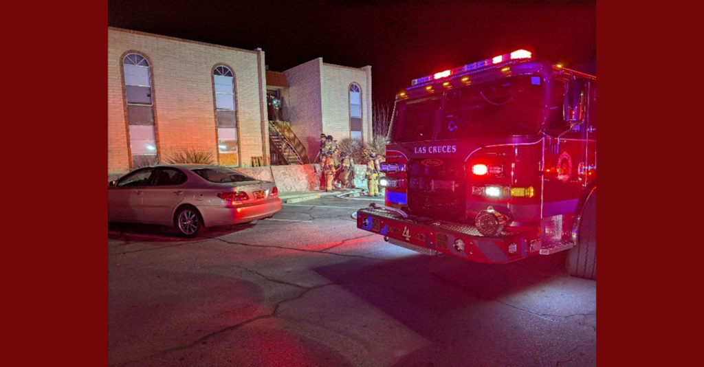 Incendio en Las Cruces: Bomberos Controlan Rápidamente el Fuego en Apartamentos Sin Heridos