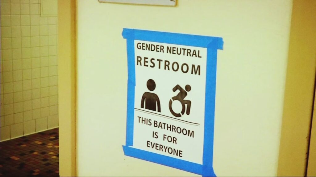 Kansas reaviva el debate sobre el proyecto de ley de baños y su impacto en personas transgénero