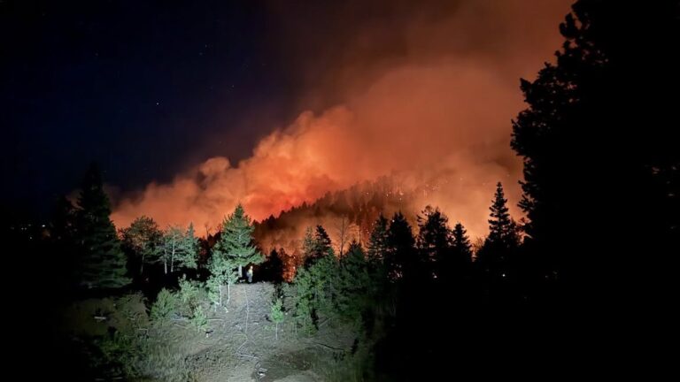 FEMA aprueba más de $784,000 para recuperación tras incendios, inundaciones y deslaves en Colorado