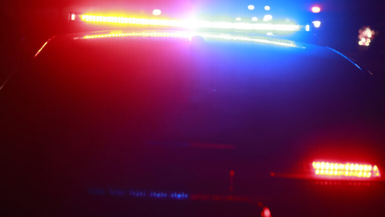 Atropello y fuga: un peatón muere y otro queda gravemente herido en Federal Boulevard